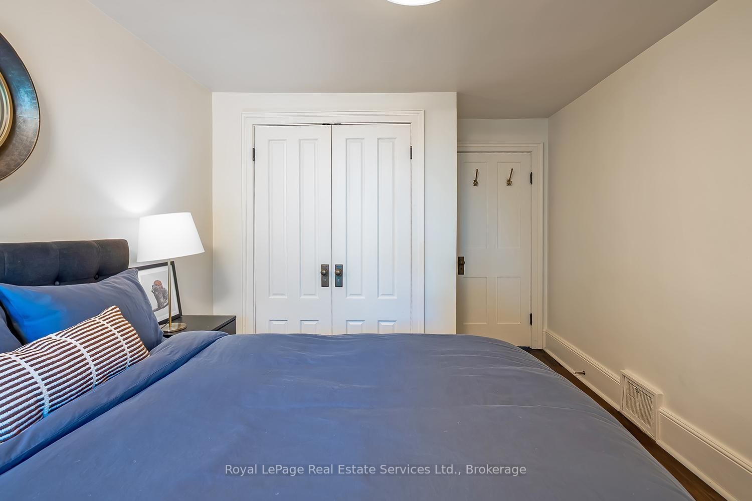 53 Thomas Street • Oakville, ON photo 35