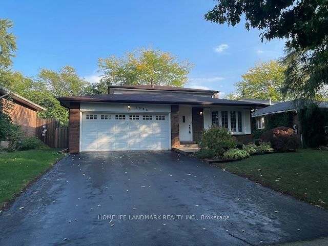 2086 Thornlea Dr, Oakville, L6L 1K6 | Image 2