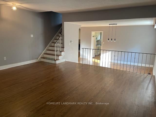 2086 Thornlea Dr, Oakville, L6L 1K6 | Image 3