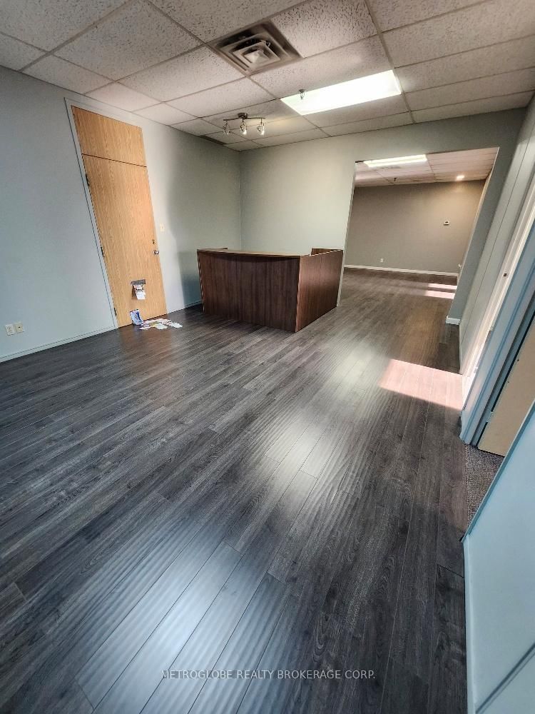 211&212 - 1030 Kamato Rd, Mississauga, L4W 4B6 | Image 3