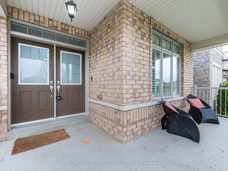 16 Cloncurry St E, Brampton, L6P 4G3 | Image 3