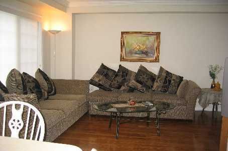 3376 Angel Pass Dr, Mississauga, L5M7K5 | Image 2