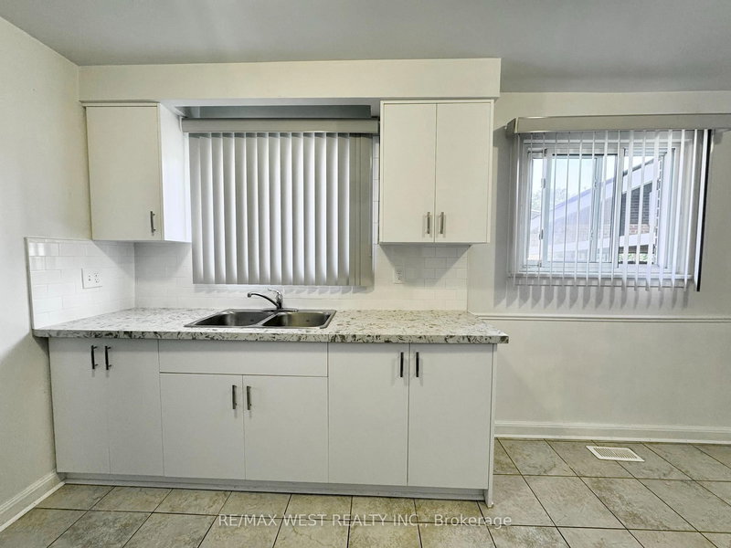 25 Bimini Cres, Toronto, M3N 1S1 | Image 2