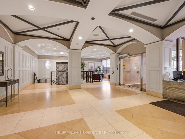 2315 - 5233 Dundas Street W