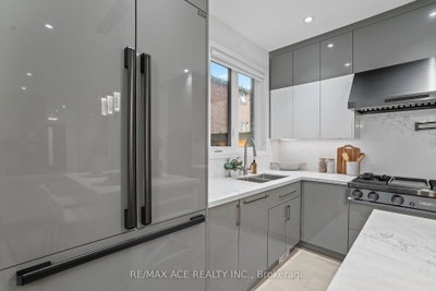 10 Benson Mississauga,ON L5H 2P2 — Photo 10