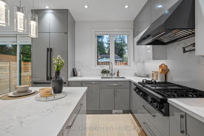 10 Benson Mississauga,ON L5H 2P2 — Photo 13