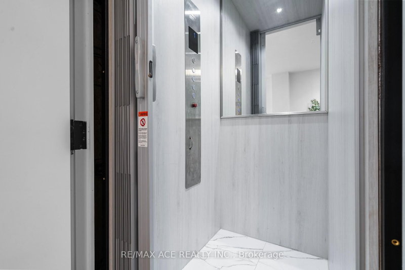 10 Benson Mississauga,ON L5H 2P2 — Photo 29