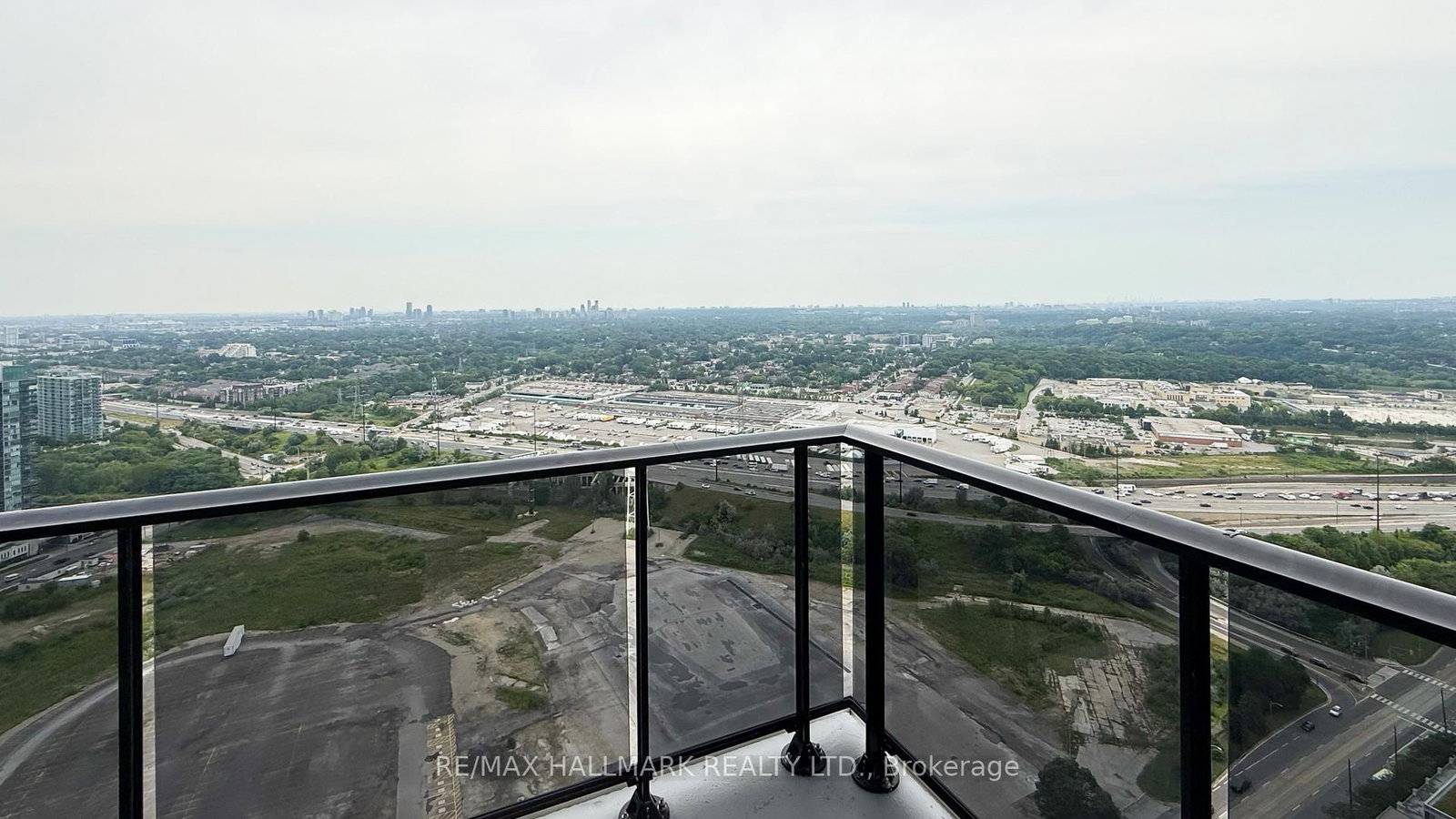 4002-70 Annie Craig Drive, Toronto, ON, photo 5