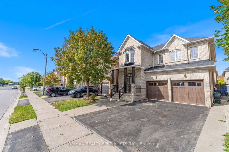 428 Father Tobin Rd, Brampton, L6R 0S2 | Image 3