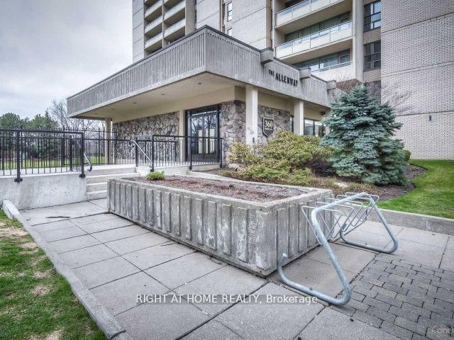 1812 - 360 Ridelle Avenue