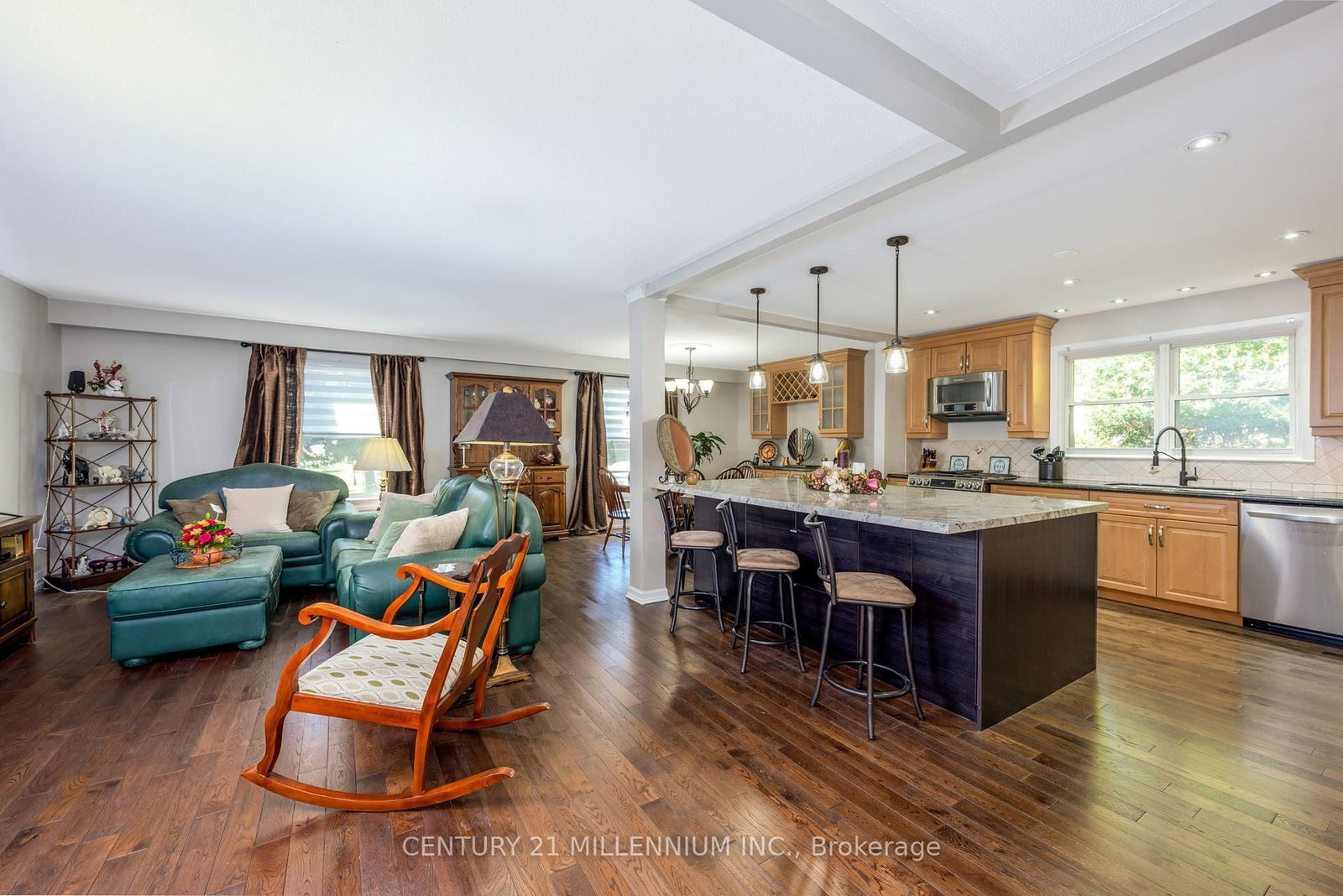 Listing Image 9