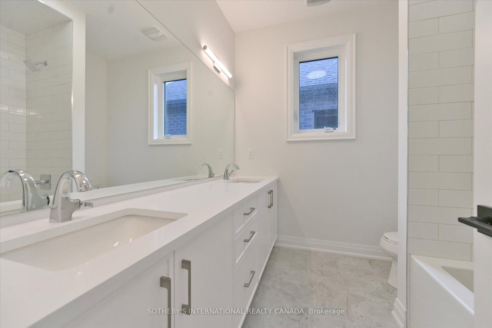 Detached House for sale at 518 Markay Common, Burlington, Ontario, L7S 0A6 - Brant - MLS: W12441132