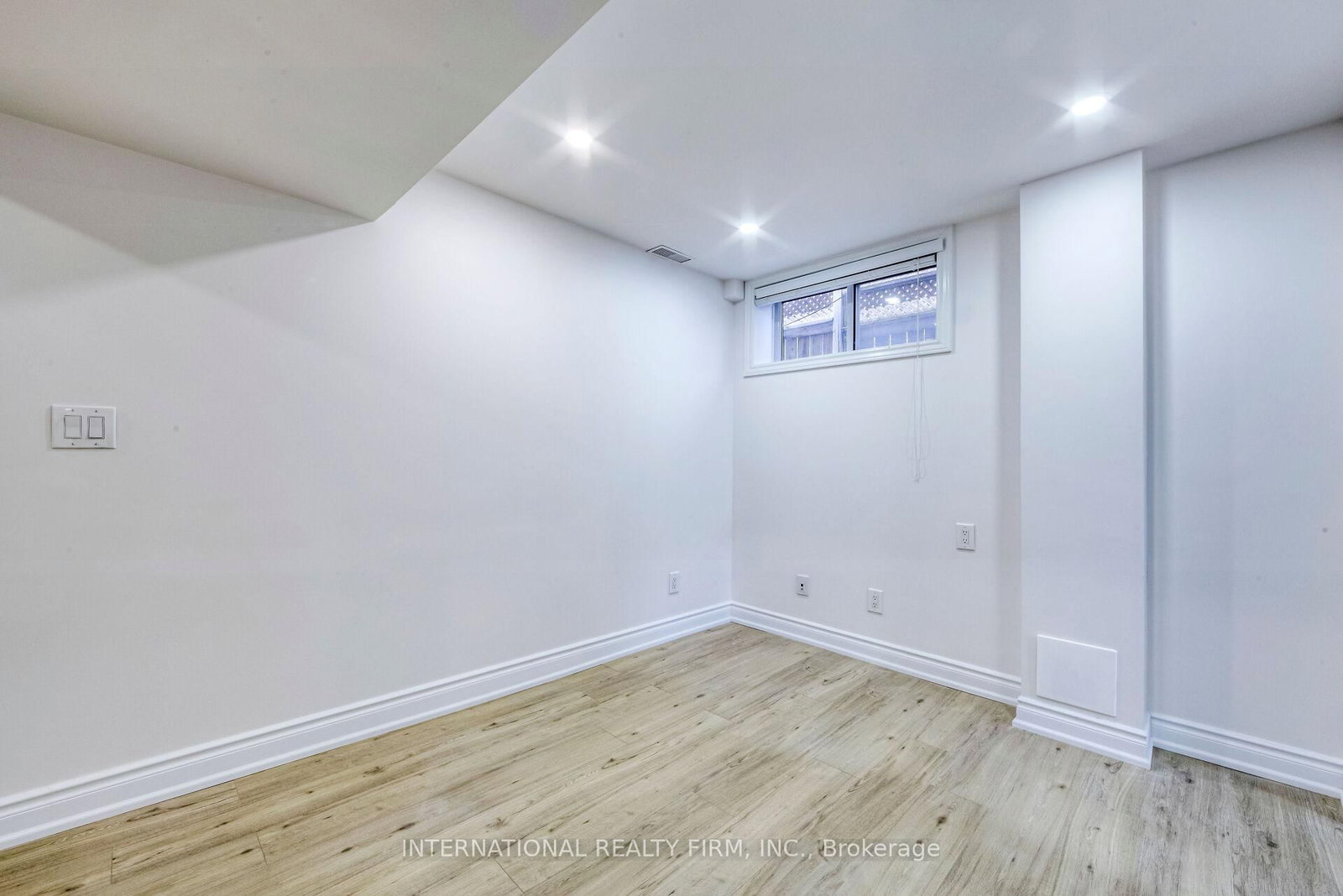 1051 Caven Street - Photo 10