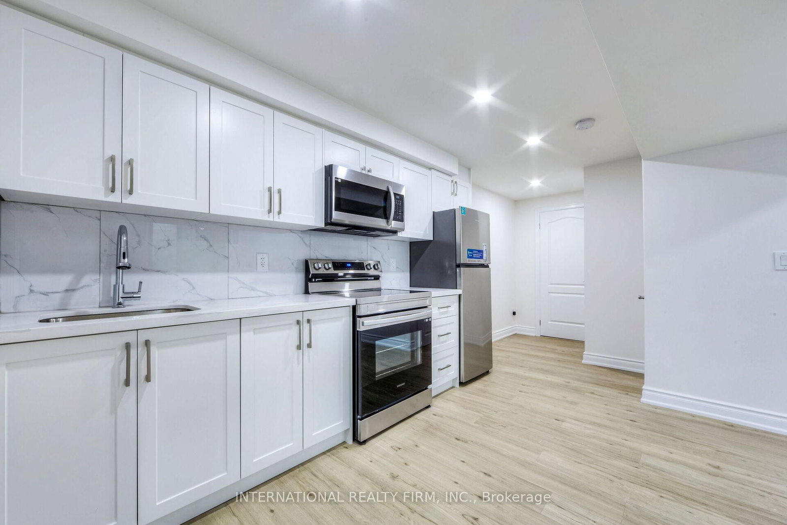 1051 Caven Street - Photo 6