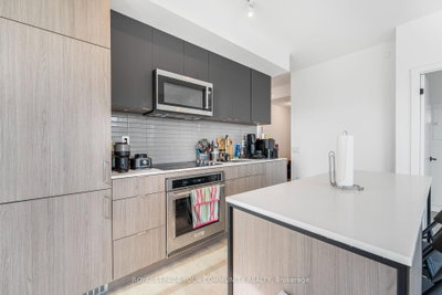 215 Lakeshore Mississauga,ON L5H 0A7 — Photo 14