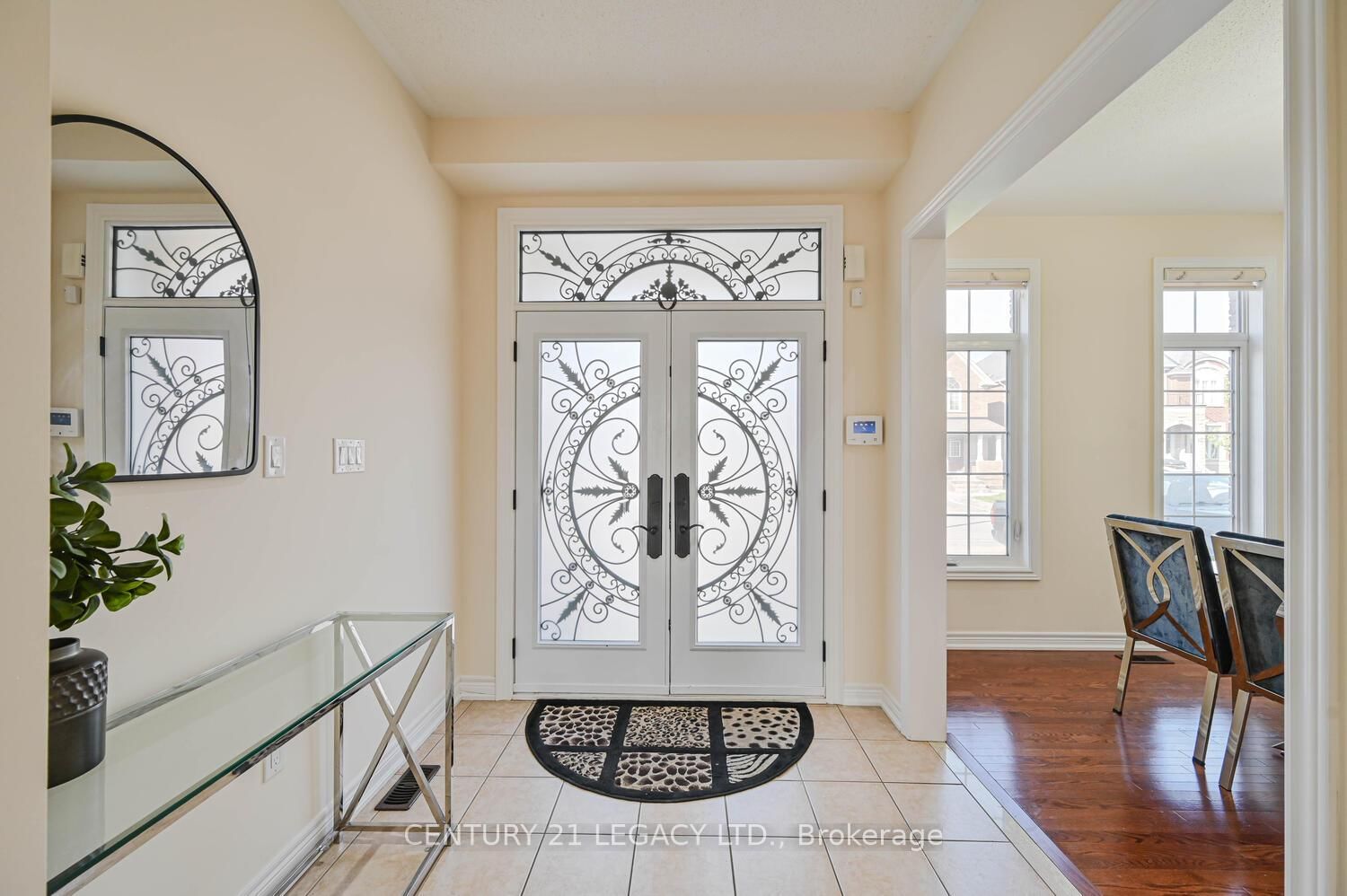 Listing Image 5