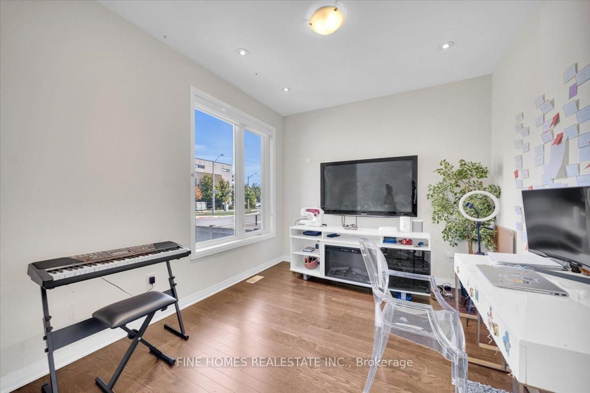 Listing Image 7