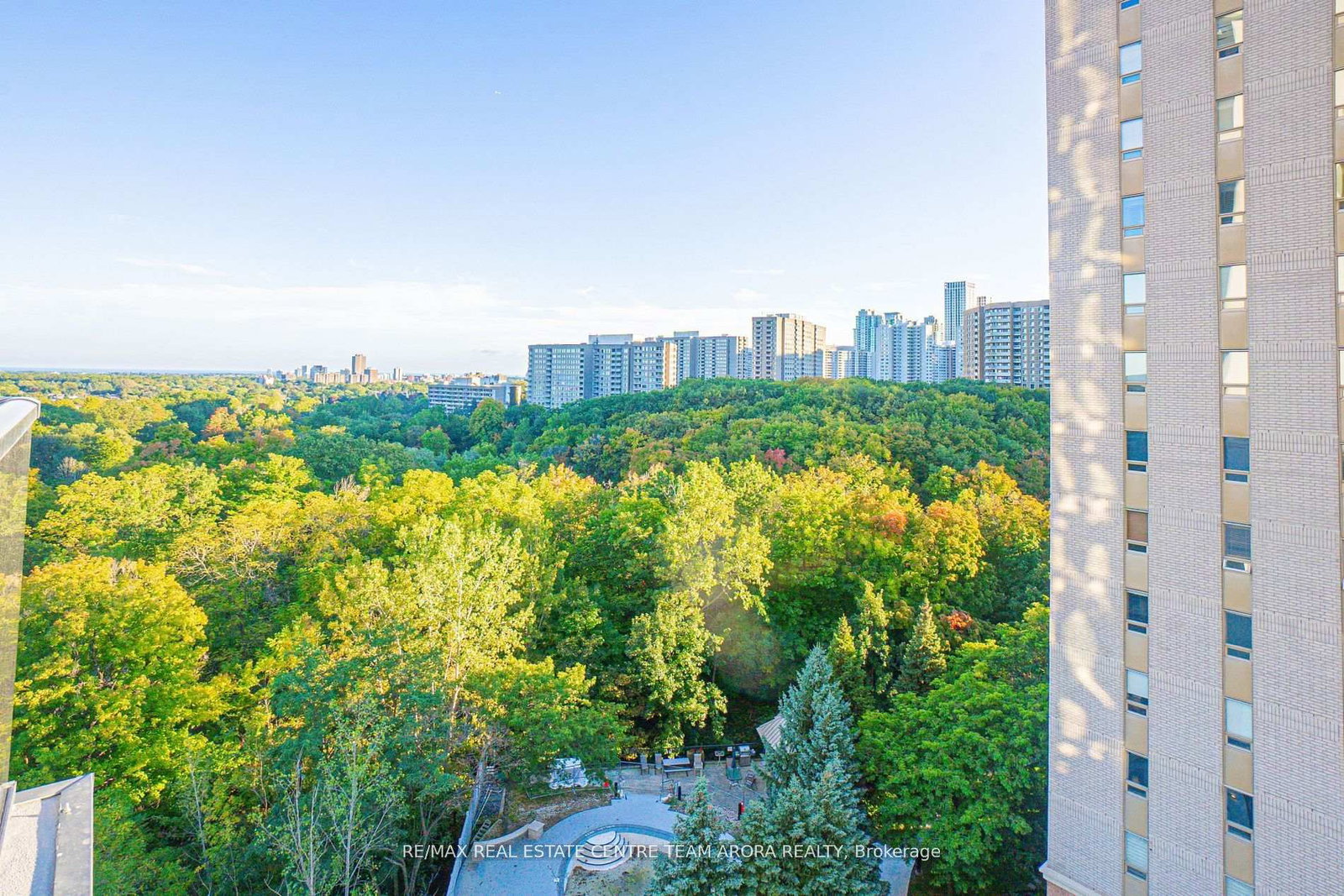 202 Burnhamthorpe Road E, Unit 903 - Photo 16