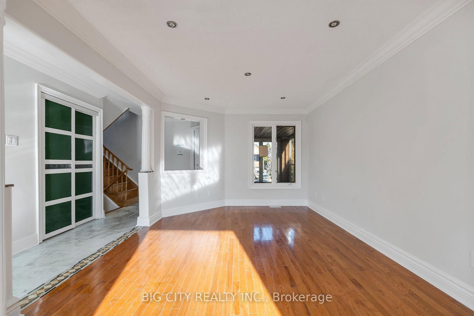 Listing Image 16