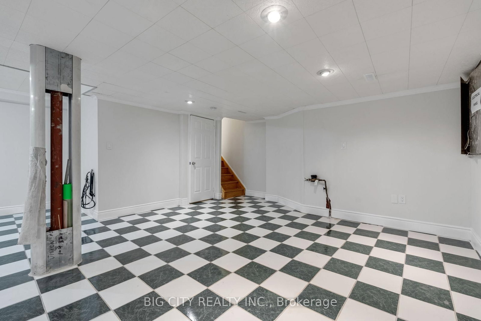 Listing Image 41