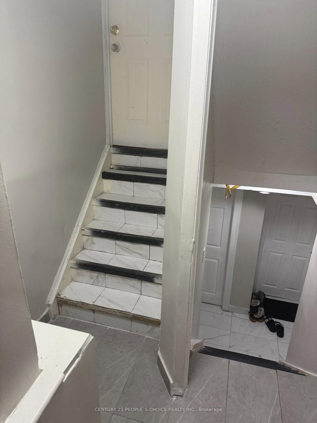 23 Deerpark Crescent