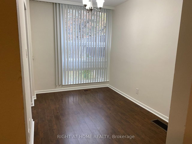 3230 The Credit Woodlands