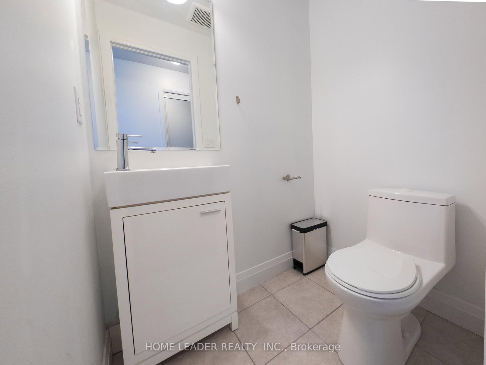 Townhouse sold at 243 Downsview Park Boulevard, Toronto, Ontario, M3K 0A5 - Downsview-Roding-CFB - MLS: W12454953