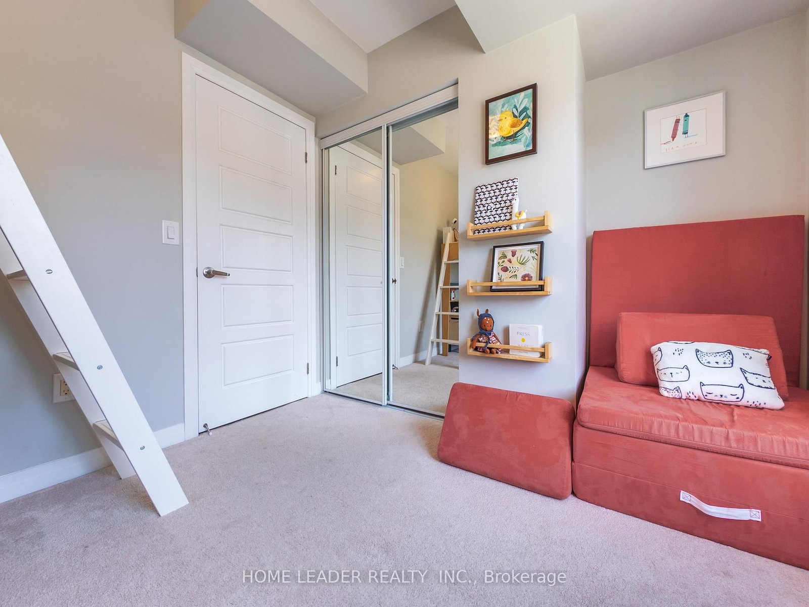Townhouse sold at 243 Downsview Park Boulevard, Toronto, Ontario, M3K 0A5 - Downsview-Roding-CFB - MLS: W12454953