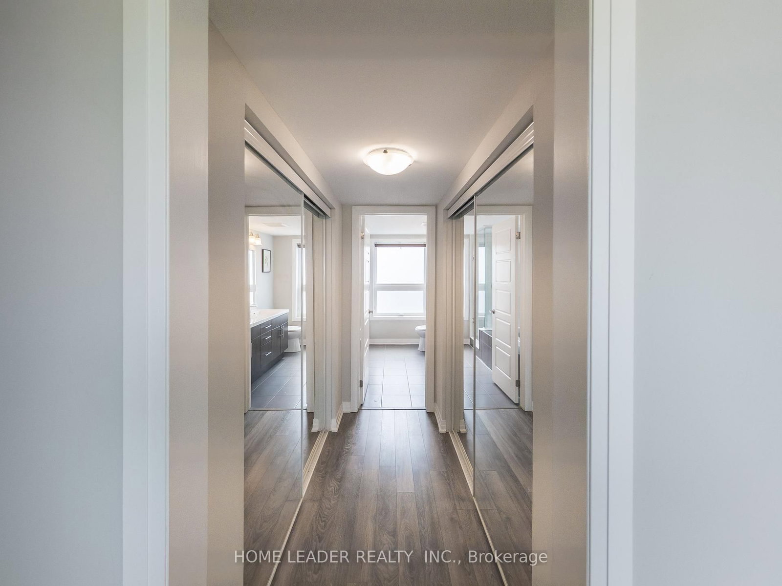 Townhouse sold at 243 Downsview Park Boulevard, Toronto, Ontario, M3K 0A5 - Downsview-Roding-CFB - MLS: W12454953