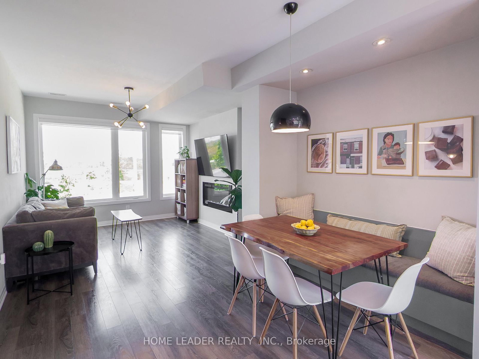 Townhouse sold at 243 Downsview Park Boulevard, Toronto, Ontario, M3K 0A5 - Downsview-Roding-CFB - MLS: W12454953