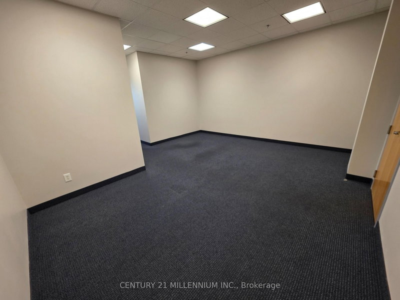 212 - 2250 Bovaird Dr E, Brampton, L6R 0W3 | Image 2