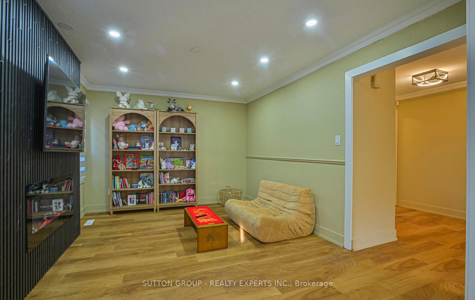 Listing Image 7