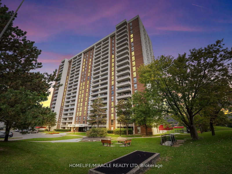 1511 - 4 Kings Cross Rd, Brampton, L6T 3X8 | Image 2