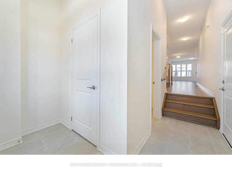 1437 Watercress Way, Milton, L9T 2X5 | Image 2