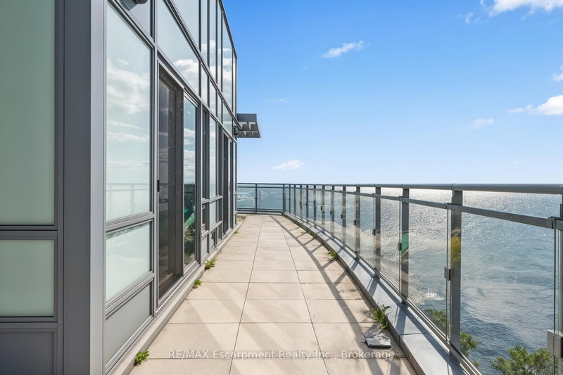 827 - 3500 Lakeshore Rd W, Oakville, L6L 0B4 | Image 3