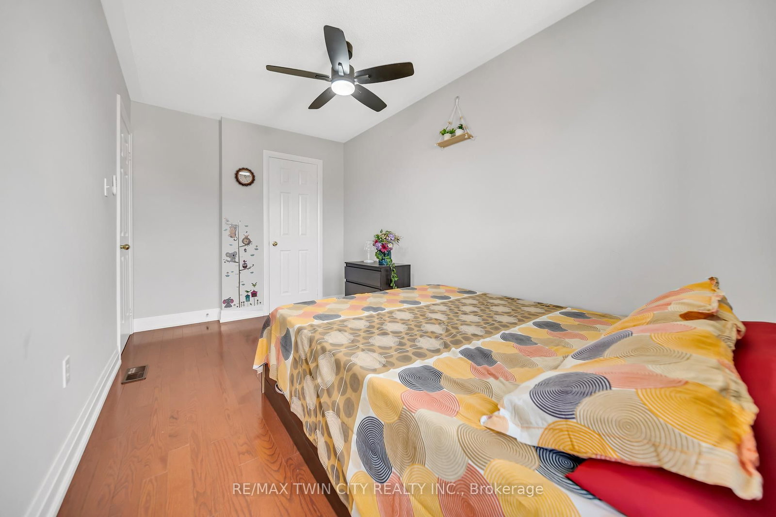 Listing Image 25