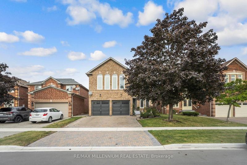 6881 Forest Park Dr, Mississauga, L5N 6X7 | Image 2