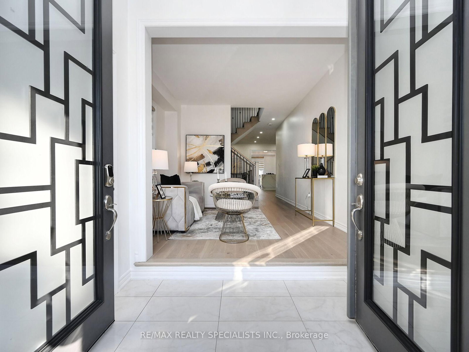 Listing Image 3