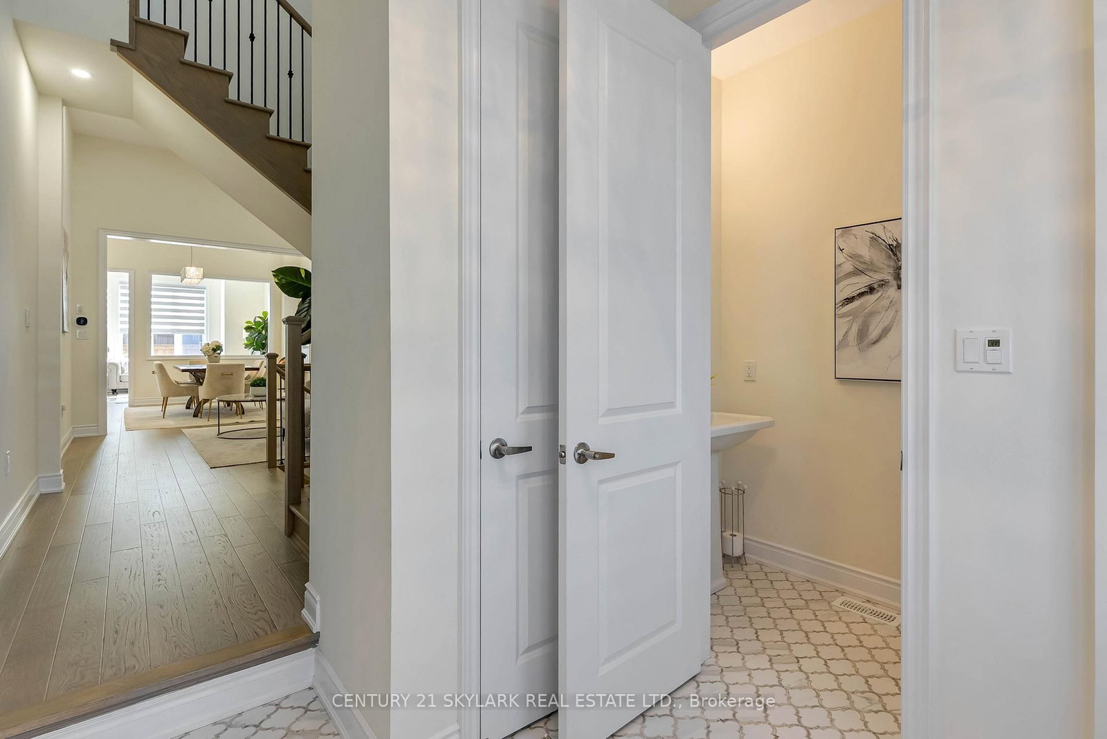 Listing Image 7