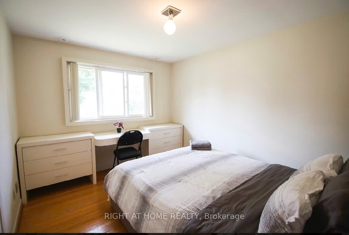 Detached House for lease at 1 Cotillion Court, Toronto, Ontario, M9A 4S8 - Edenbridge-Humber Valley - MLS: W12465606