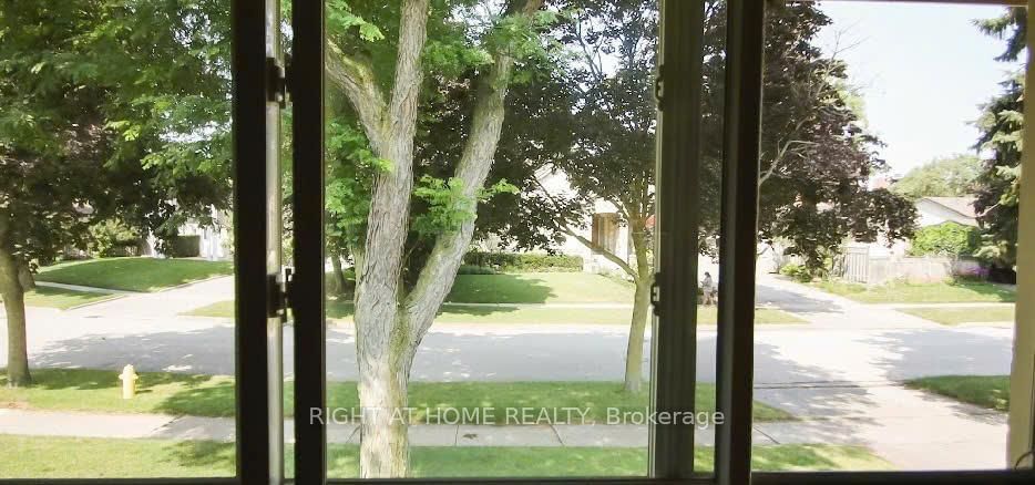 Detached House for lease at 1 Cotillion Court, Toronto, Ontario, M9A 4S8 - Edenbridge-Humber Valley - MLS: W12465606