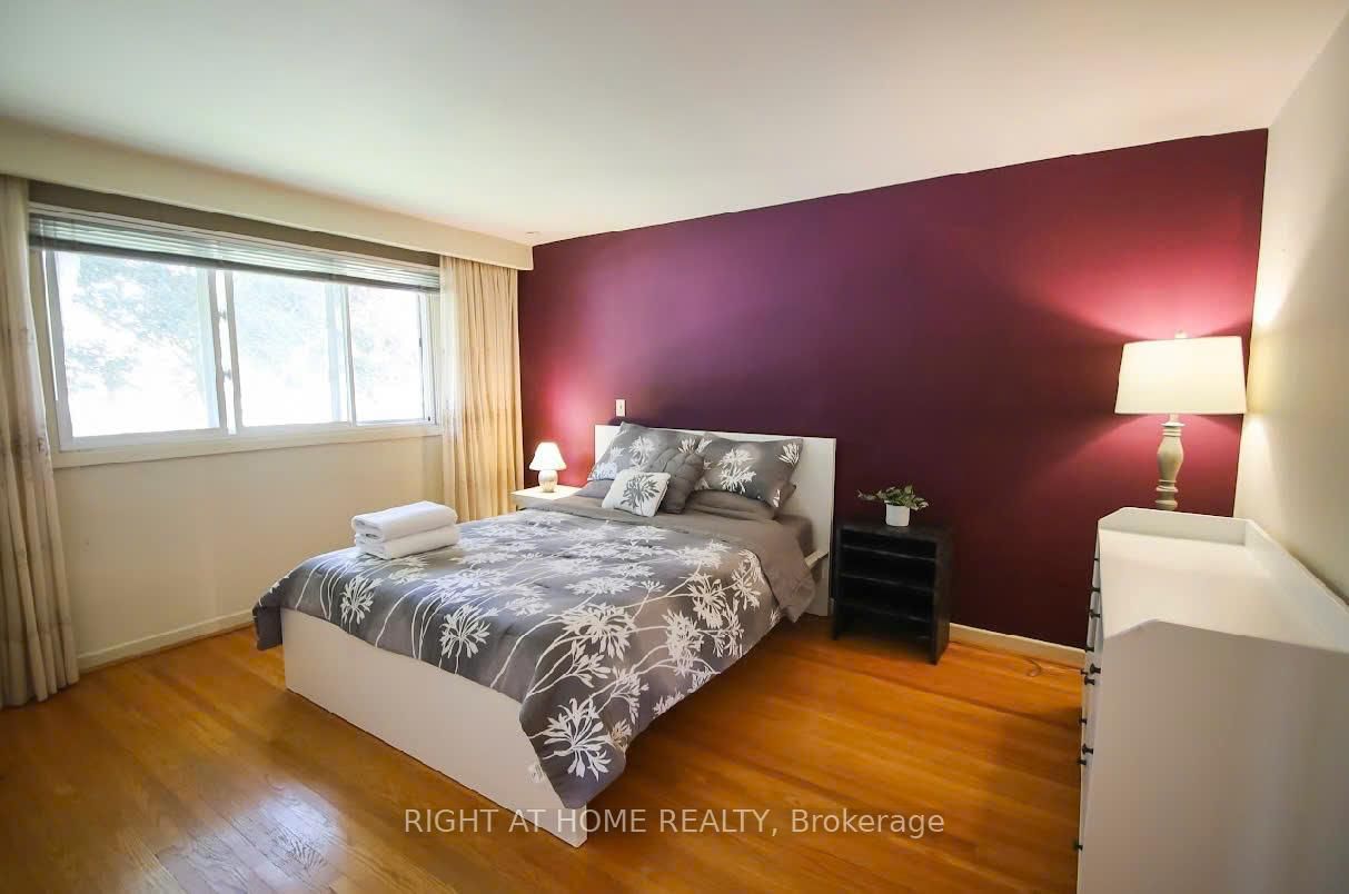 Detached House for lease at 1 Cotillion Court, Toronto, Ontario, M9A 4S8 - Edenbridge-Humber Valley - MLS: W12465606