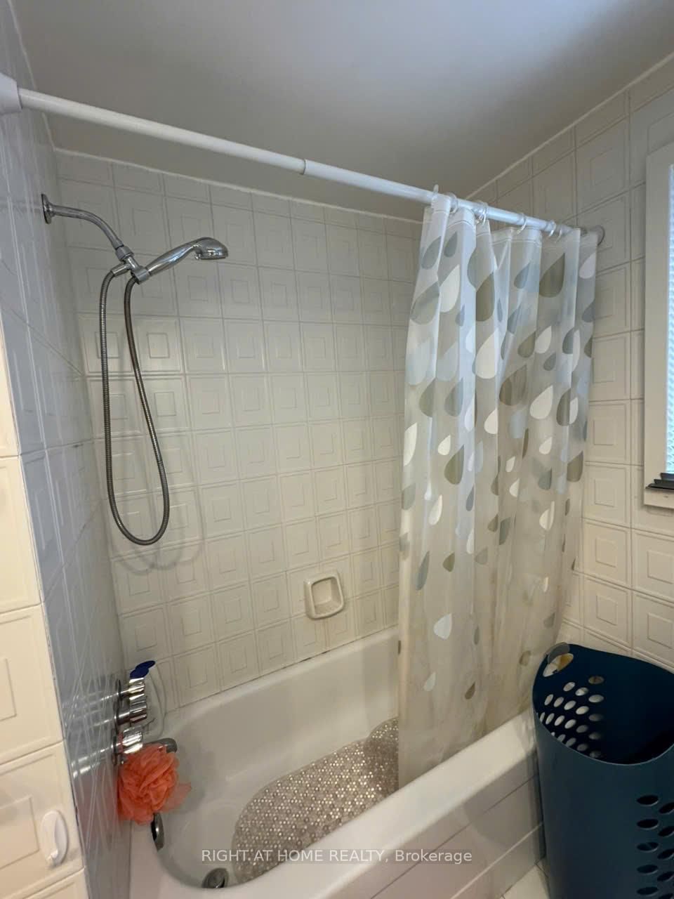 Detached House for lease at 1 Cotillion Court, Toronto, Ontario, M9A 4S8 - Edenbridge-Humber Valley - MLS: W12465606