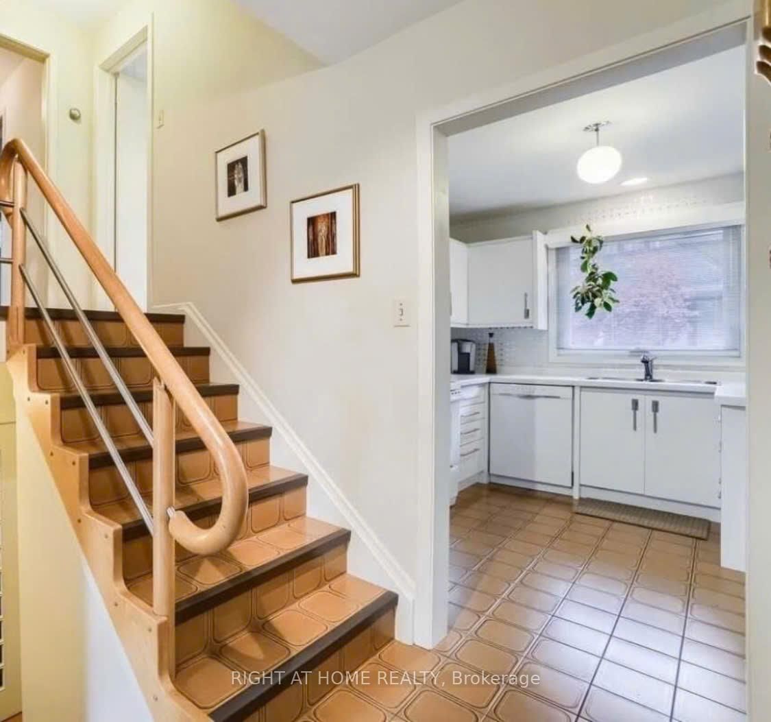 Detached House for lease at 1 Cotillion Court, Toronto, Ontario, M9A 4S8 - Edenbridge-Humber Valley - MLS: W12465606