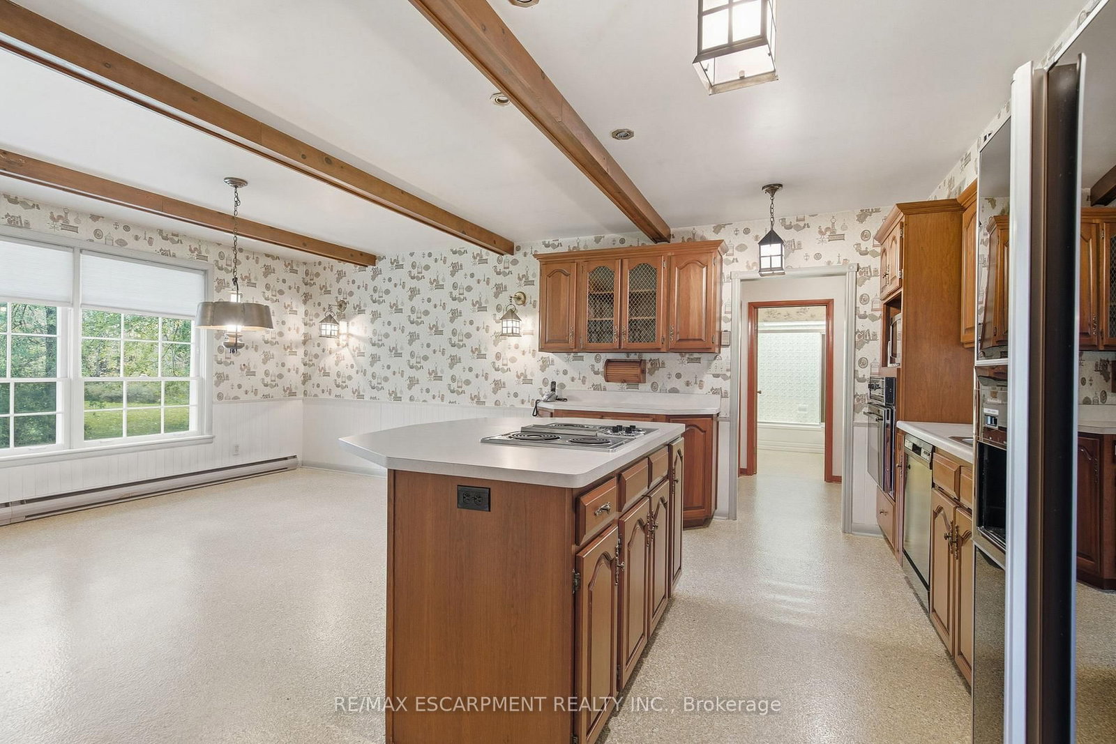 Listing Image 7
