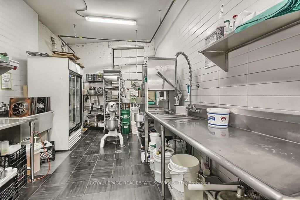 3047 Dundas Street W - Photo 25