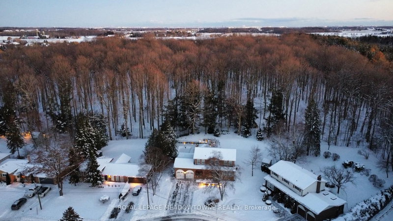 40 Hilltop Dr, Caledon, L7C 1H6 | Image 2