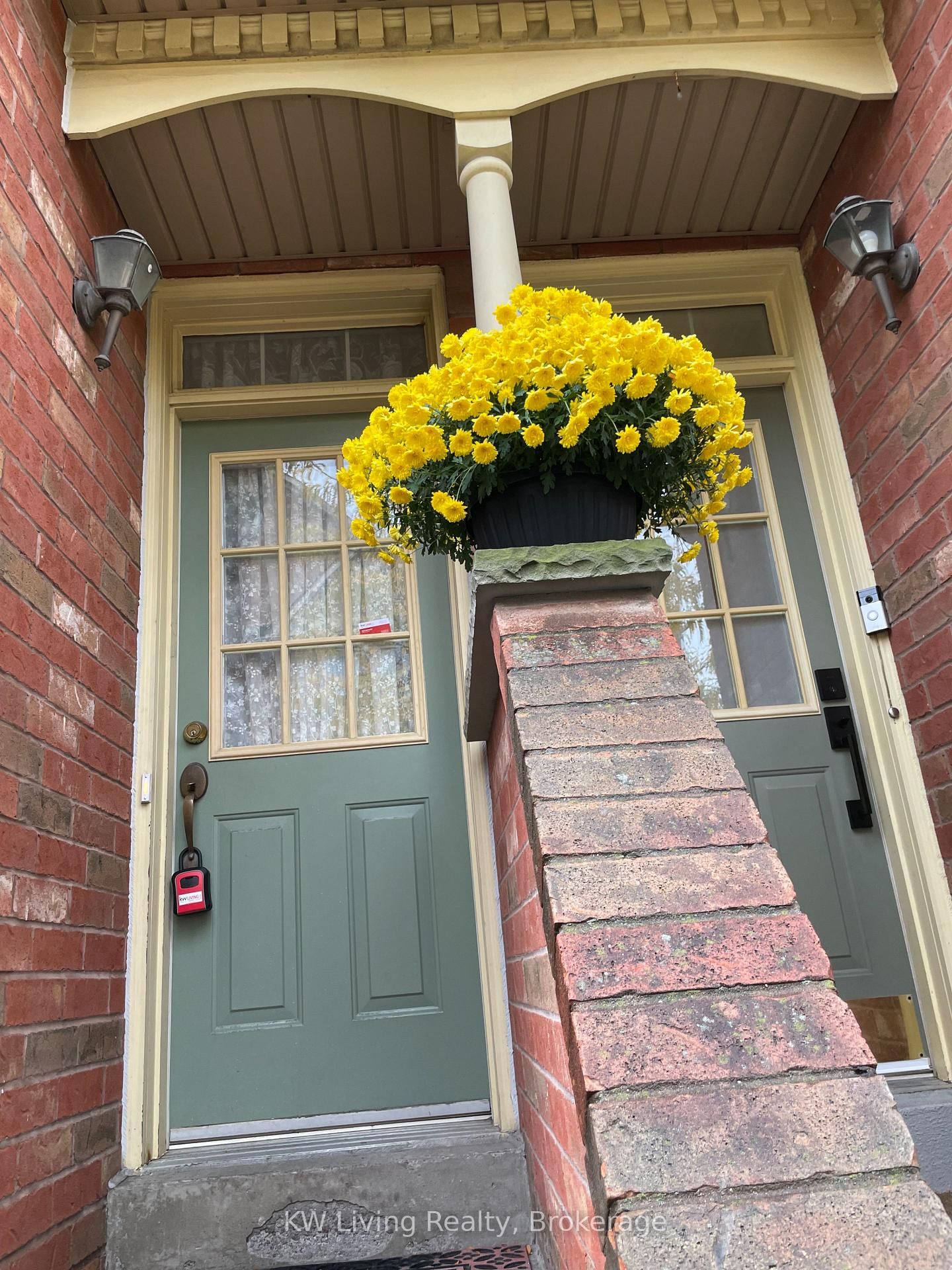 Listing Image 3
