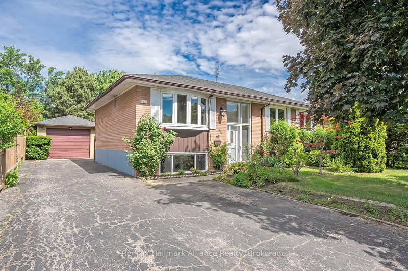 543 Pinegrove Rd, Oakville, L6K 2C2 | Image 2