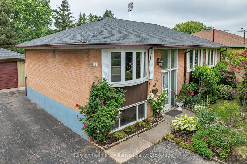 543 Pinegrove Rd, Oakville, L6K 2C2 | Image 3